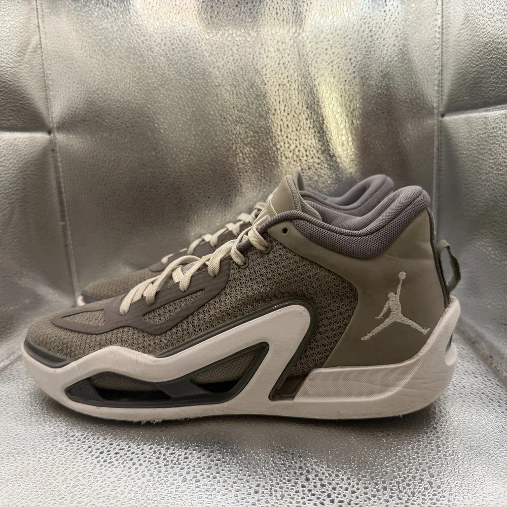 Jordan size 10